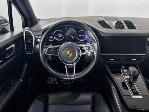 Certified 2023 Porsche Cayenne AWD/4WD image 22