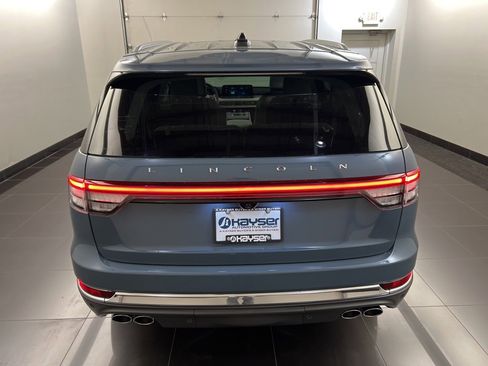 Used 2025 Lincoln Aviator Reserve w/ Illumination Package image 5