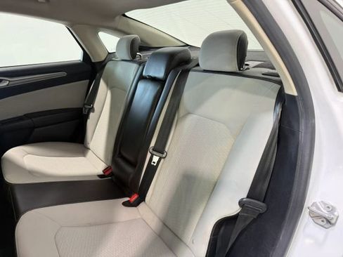 Used 2020 Ford Fusion SE w/ Equipment Group 151A image 23