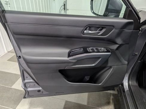 Used 2023 Nissan Pathfinder SL w/ SL Premium Package AWD/4WD image 14