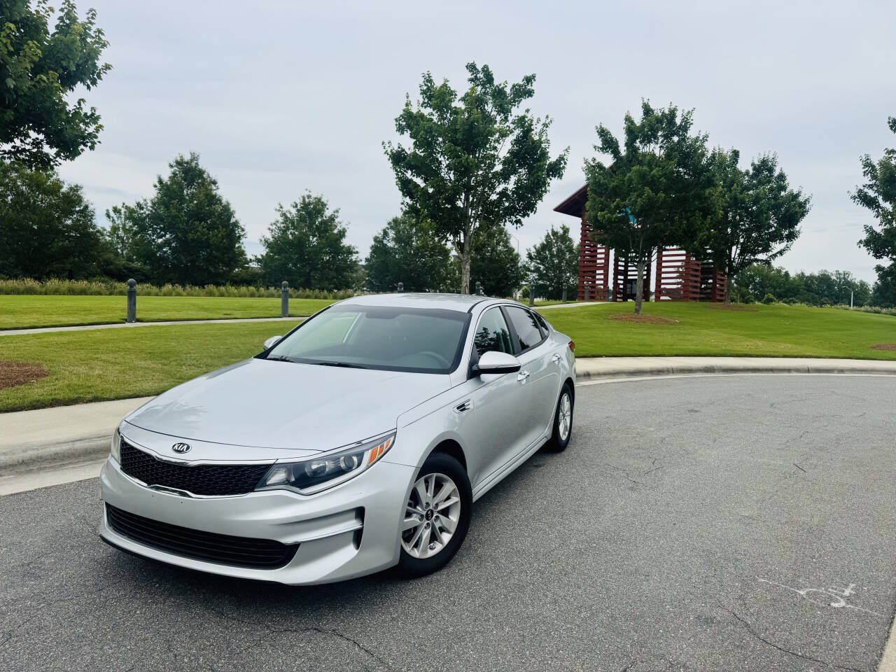 Used 2018 Kia Optima LX FWD image 2