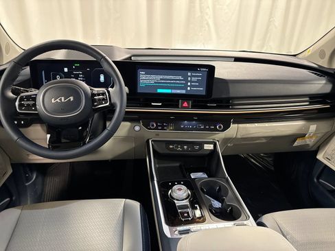 New 2026 Kia Carnival SX Prestige FWD image 4