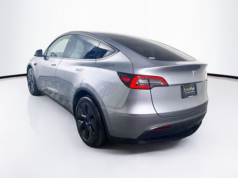 Used 2025 Tesla Model Y Long Range image 5
