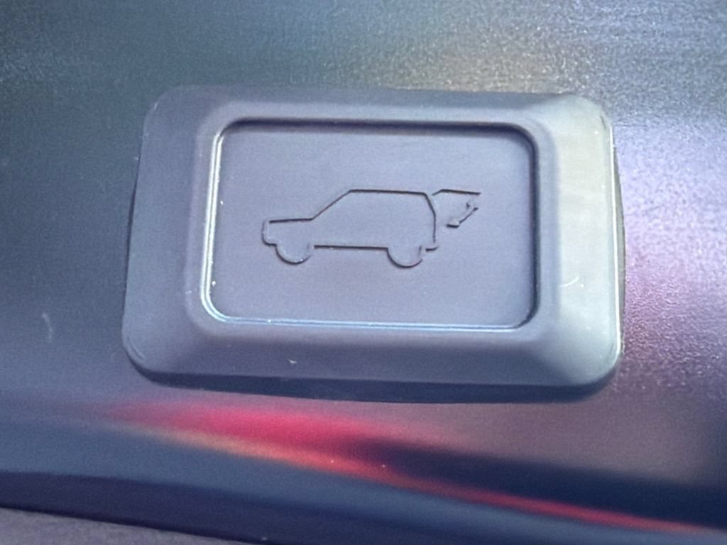 Used 2023 Toyota RAV4 XLE w/ Convenience Package FWD image 19