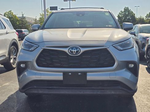 Certified 2022 Toyota Highlander LE AWD/4WD image 2