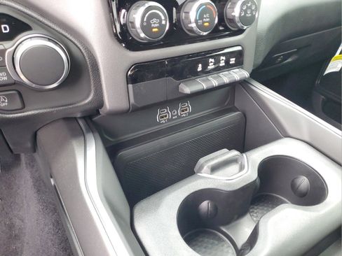 New 2026 RAM 1500 Express AWD/4WD image 23