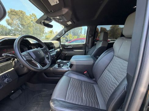 Used 2024 Chevrolet Silverado 1500 ZR2 w/ Technology Package AWD/4WD image 6