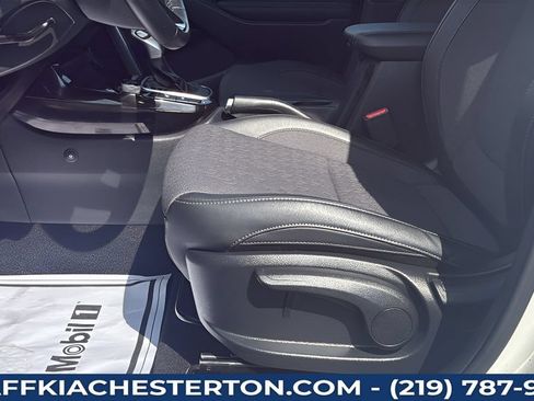 Used 2025 Kia Seltos S AWD/4WD image 26