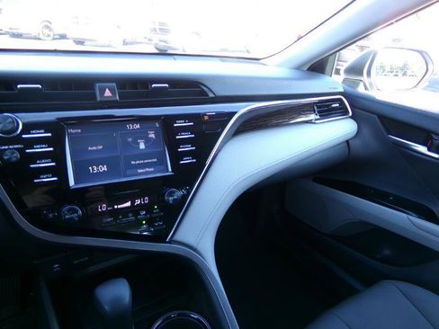 Used 2018 Toyota Camry LE image 23