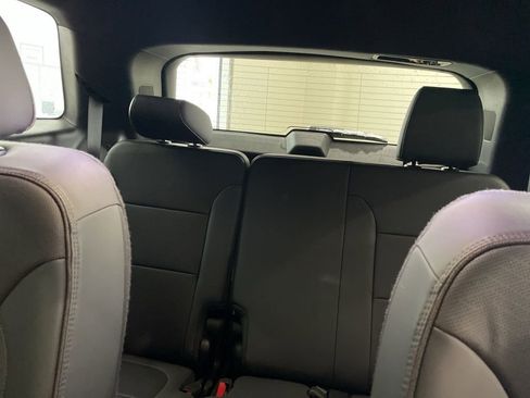 Used 2023 Chevrolet Traverse High Country image 14