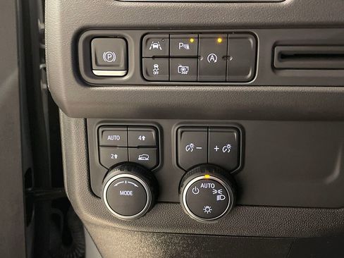 Used 2023 Chevrolet Tahoe LT w/ Luxury Package AWD/4WD image 42