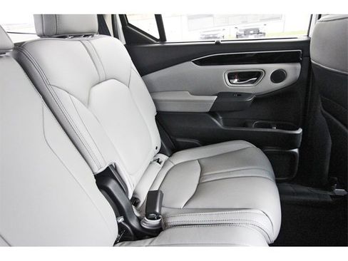 New 2025 Honda Pilot Touring image 10