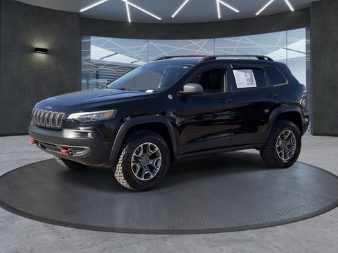 Used 2021 Jeep Cherokee Trailhawk AWD/4WD image 2