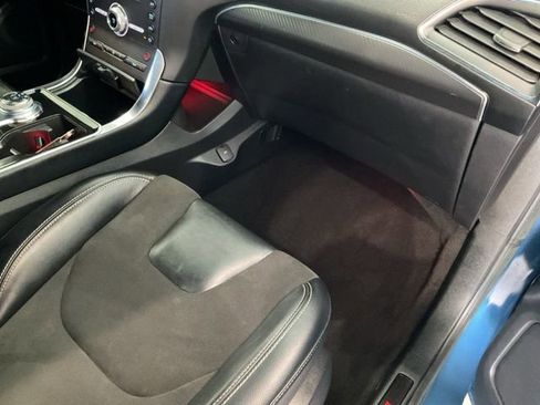 Used 2019 Ford Edge ST image 27