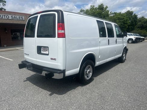 Used 2019 GMC Savana 2500 w/ Driver Convenience Package RWD image 9