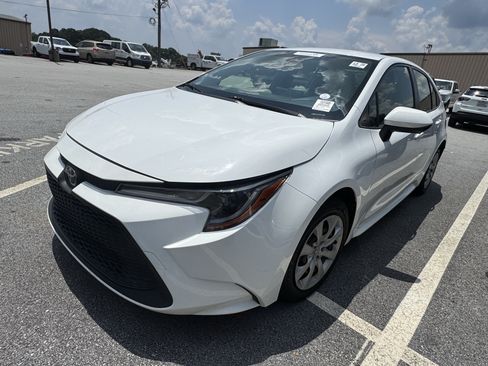 Used 2022 Toyota Corolla LE FWD image 1