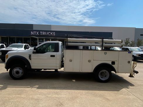 Used 2017 Ford F550 2WD Regular Cab Super Duty image 6