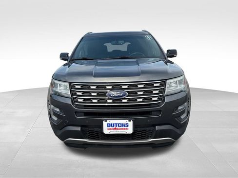 Used 2017 Ford Explorer XLT w/ Equipment Group 202A AWD/4WD image 9