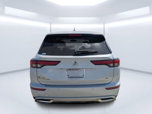Used 2024 Mitsubishi Outlander SE image 4