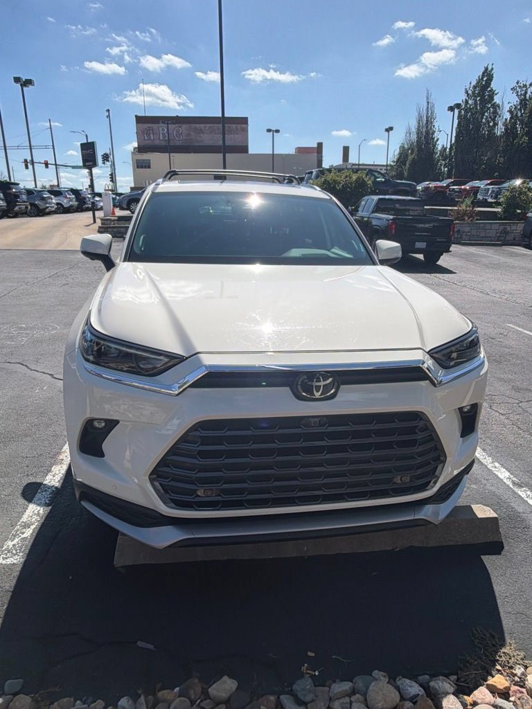 Used 2024 Toyota Grand Highlander AWD Hybrid image 18