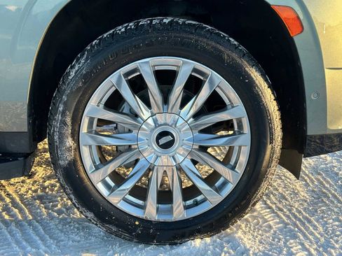 Used 2023 Cadillac Escalade Premium Luxury w/ Performance Package image 9