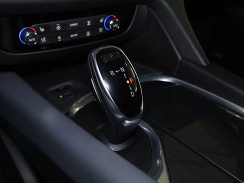 Used 2020 Buick Enclave Premium w/ Sun and Sites Package image 33