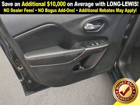 Used 2019 Jeep Cherokee Limited w/ Technology Group image 17