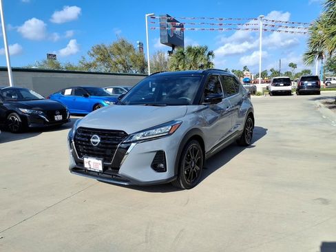 Used 2023 Nissan Kicks SR image 1