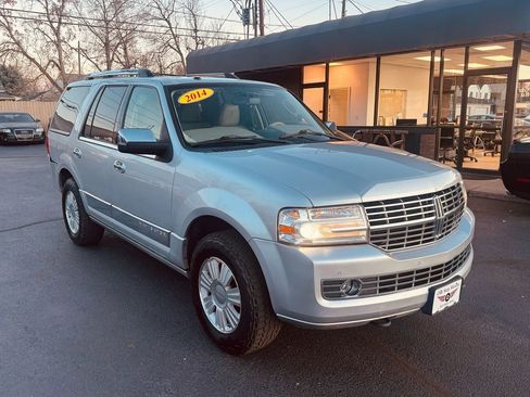 Used 2014 Lincoln Navigator 4WD image 3