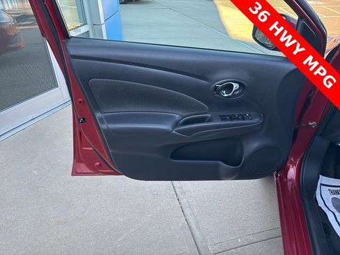 Used 2018 Nissan Versa SV image 11