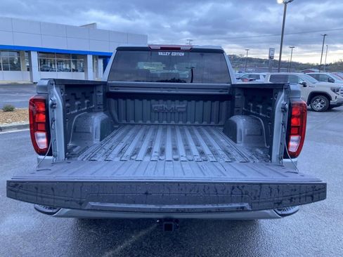 New 2026 GMC Sierra 1500 Elevation w/ LPO, Elevation Black Package AWD/4WD image 11