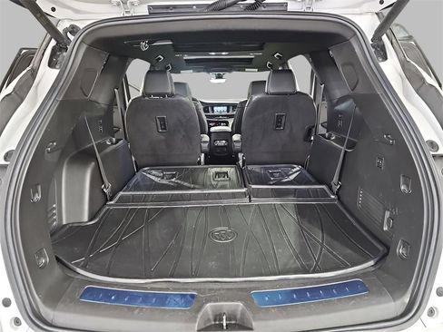 Certified 2022 Buick Enclave Avenir w/ Avenir Technology Package image 13