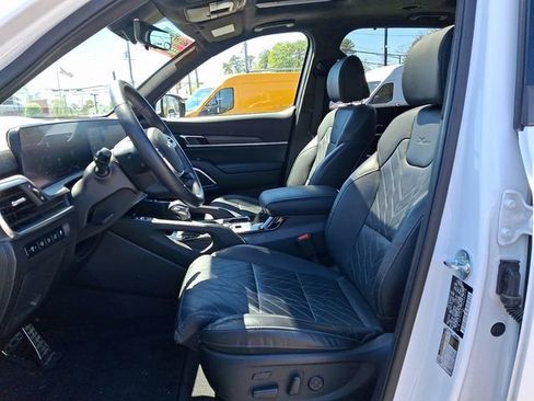 Used 2023 Kia Telluride SX Prestige X-Pro AWD/4WD image 16