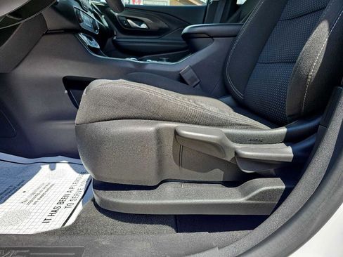 Used 2024 GMC Terrain SLE image 21