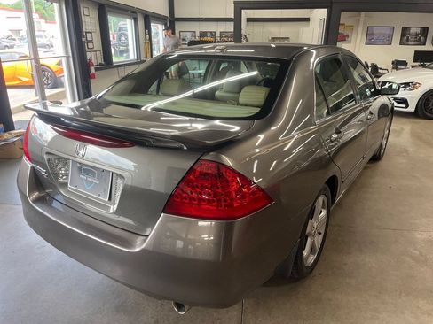 Used 2006 Honda Accord EX-L image 11
