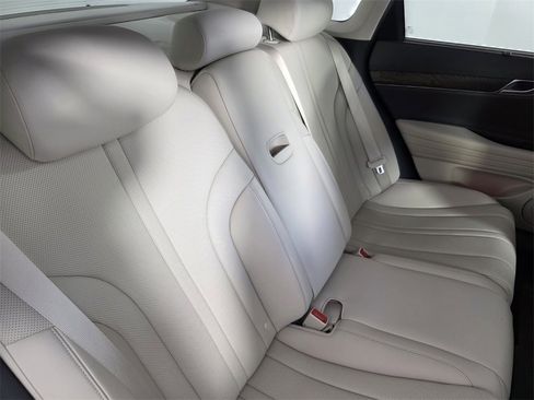 Used 2021 Genesis G80 2.5T w/ Advanced Package image 30