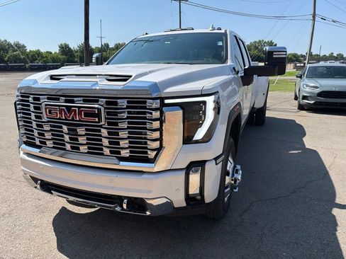 Used 2024 GMC Sierra 3500 Denali w/ Denali Reserve Package AWD/4WD image 2