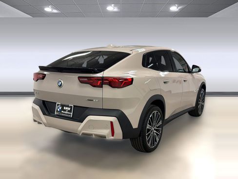 New 2026 BMW X2 xDrive28i w/ Technology Package AWD/4WD image 8