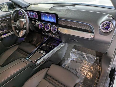 Certified 2025 Mercedes-Benz GLB 250 image 23