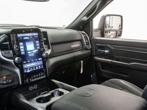 New 2027 RAM 2500 Laramie w/ Night Edition AWD/4WD image 13