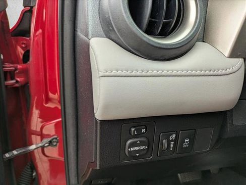 Used 2013 Toyota RAV4 XLE image 13