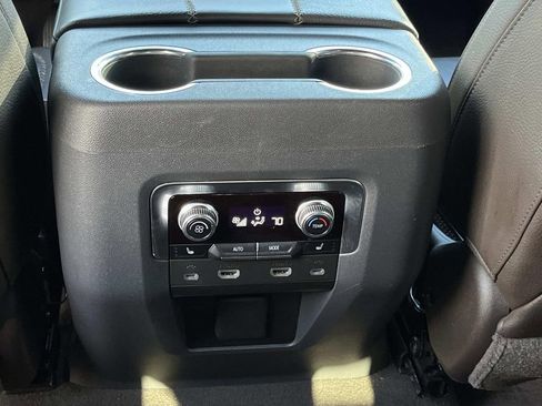 Used 2021 GMC Yukon Denali image 18