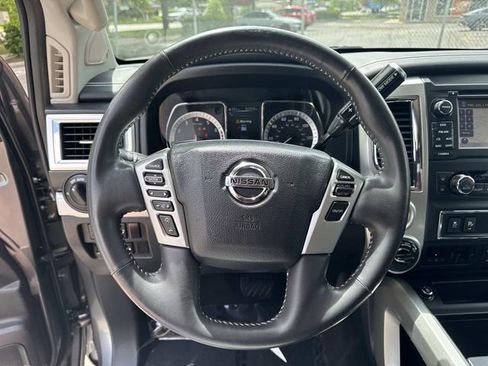Used 2017 Nissan Titan PRO-4X w/ Pro-4x Convenience Package AWD/4WD image 28