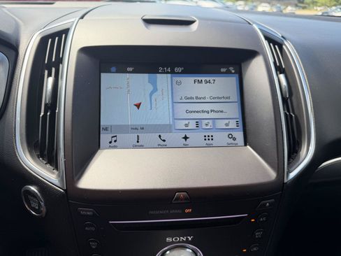 Used 2018 Ford Edge Titanium w/ Ford Safe & Smart Package AWD/4WD image 19