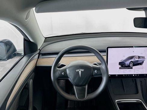 Used 2023 Tesla Model Y Long Range image 17