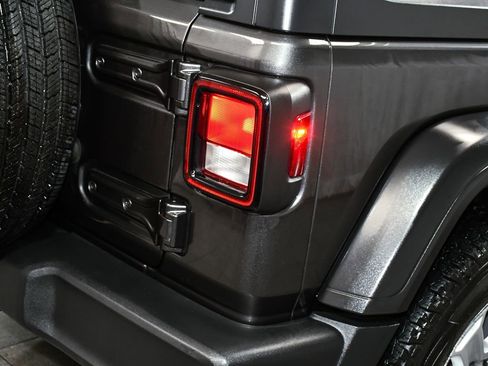 Used 2019 Jeep Wrangler Unlimited Sport S AWD/4WD image 65