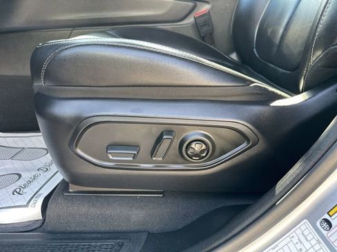 Certified 2024 Jeep Grand Cherokee L Limited w/ Luxury Tech Group II image 11