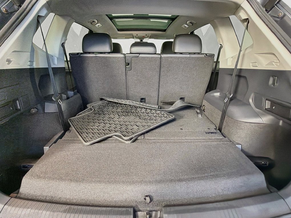 Used 2019 Volkswagen Tiguan SEL FWD image 25