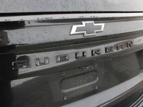 Used 2025 Chevrolet Suburban Z71 image 56