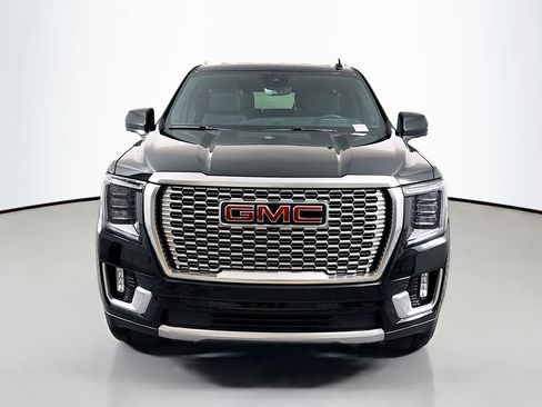 Used 2024 GMC Yukon Denali w/ Advanced Technology Package image 2